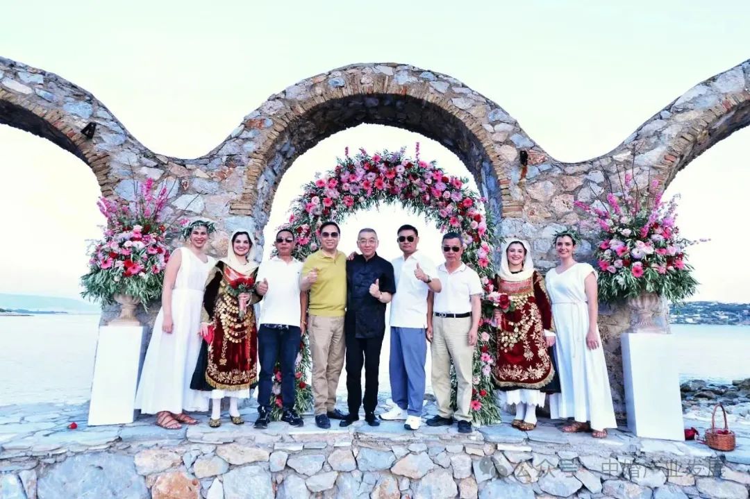 中國(guó)婚慶業(yè)代表團(tuán)攜4對(duì)新人在希臘舉辦目的地婚禮，體驗(yàn)蜜月旅行！